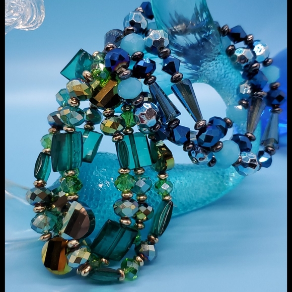 Lot of 6 Stretchy Blue green iridescent crystal beaded Faux Gemstones Bracelets - Picture 6 of 9